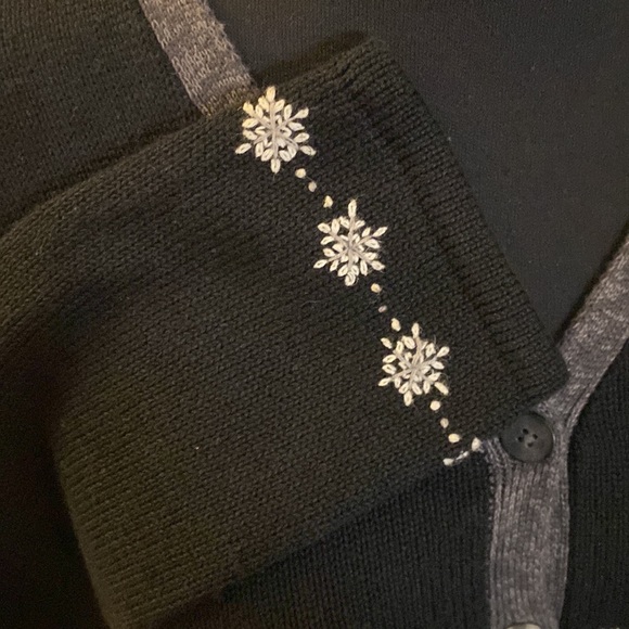 Women’s Medium Petite Woolrich “ugly Christmas sweater” Snowman and Snowflakes - Picture 4 of 8